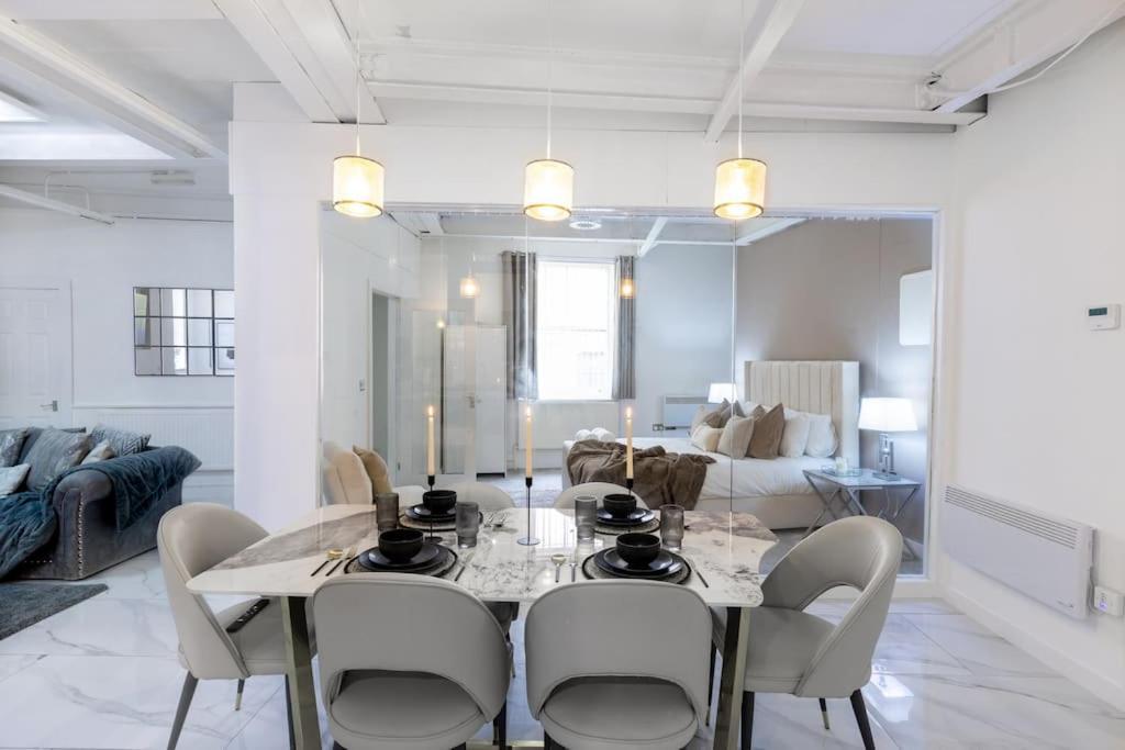 Luxury, Open Plan Apartment Μπράντφορντ Εξωτερικό φωτογραφία