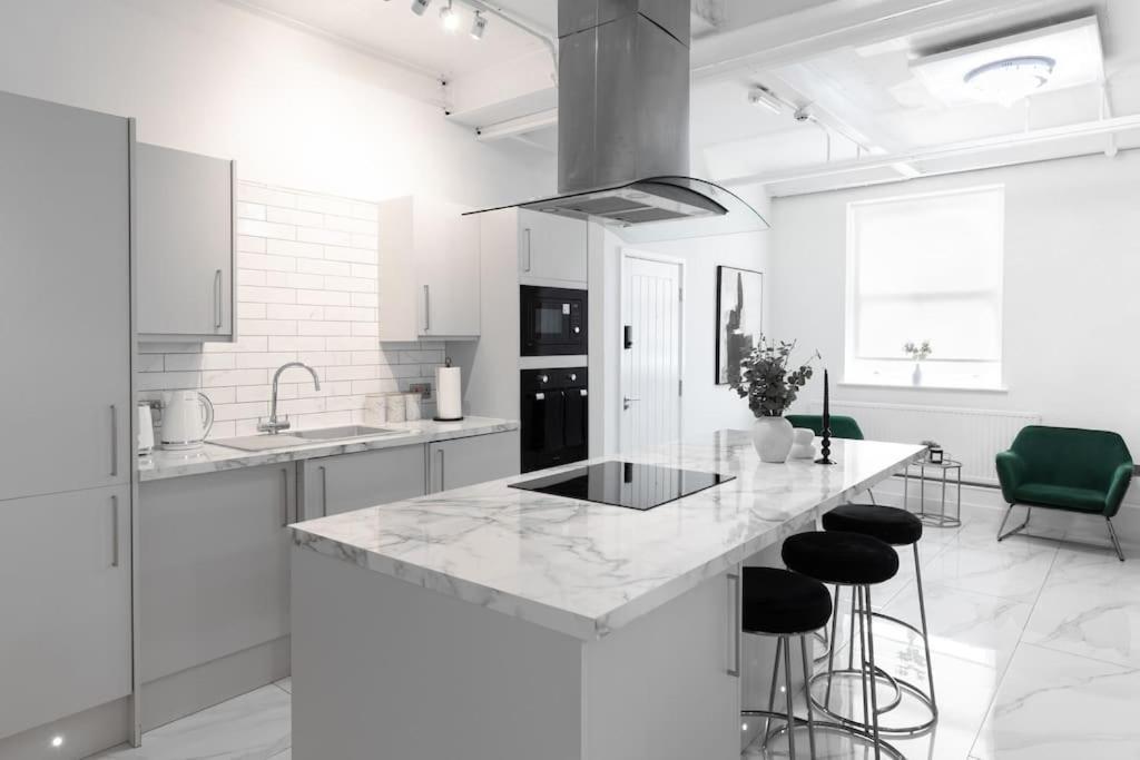 Luxury, Open Plan Apartment Μπράντφορντ Εξωτερικό φωτογραφία