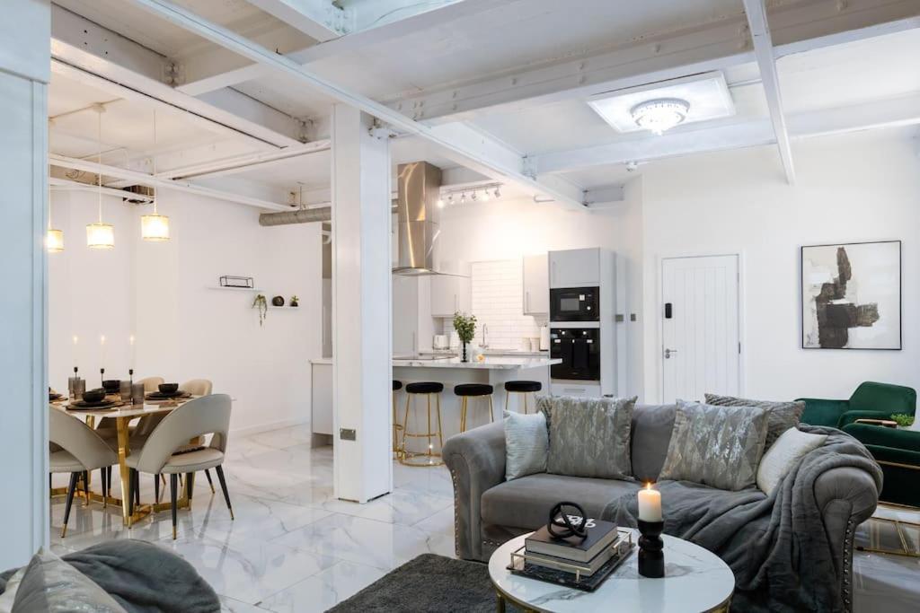 Luxury, Open Plan Apartment Μπράντφορντ Εξωτερικό φωτογραφία